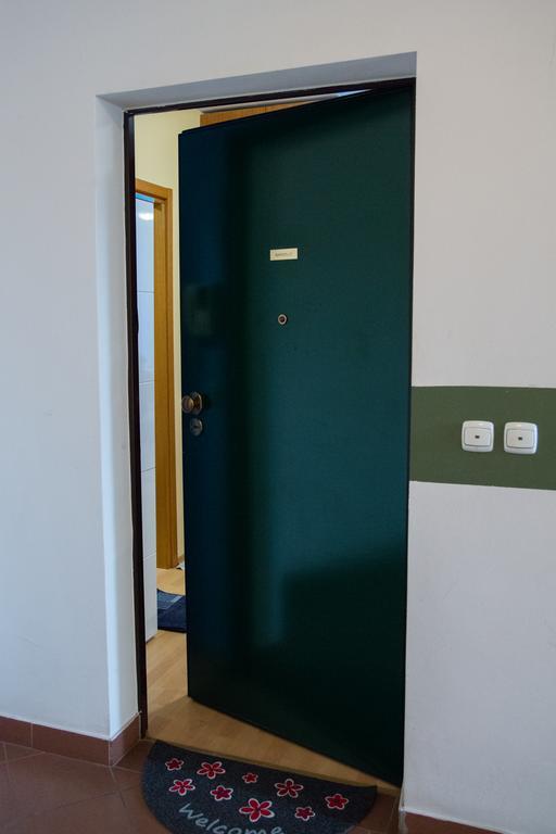 Apartment Giro Zagabria Esterno foto